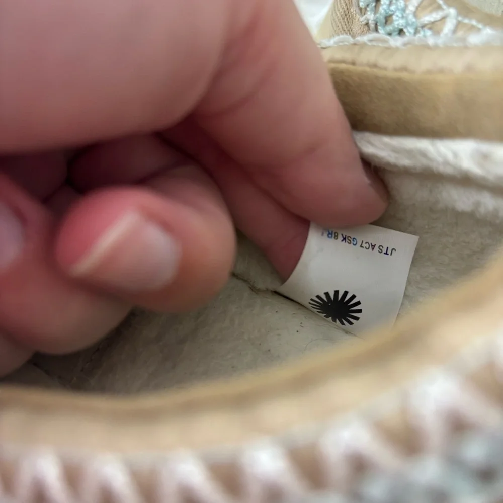 UGG Tazz Platform Slipper Sand Boots - Picture 5 of 11